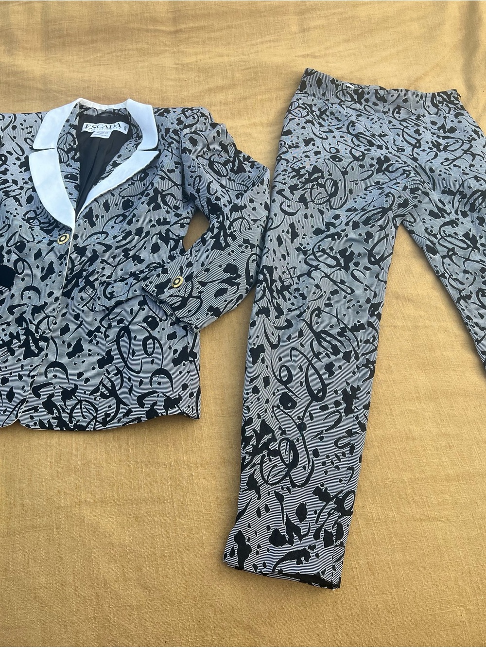Vtg Escada by Margaretha Ley Black/White Contrast Tailored Suit Luxury Abstract